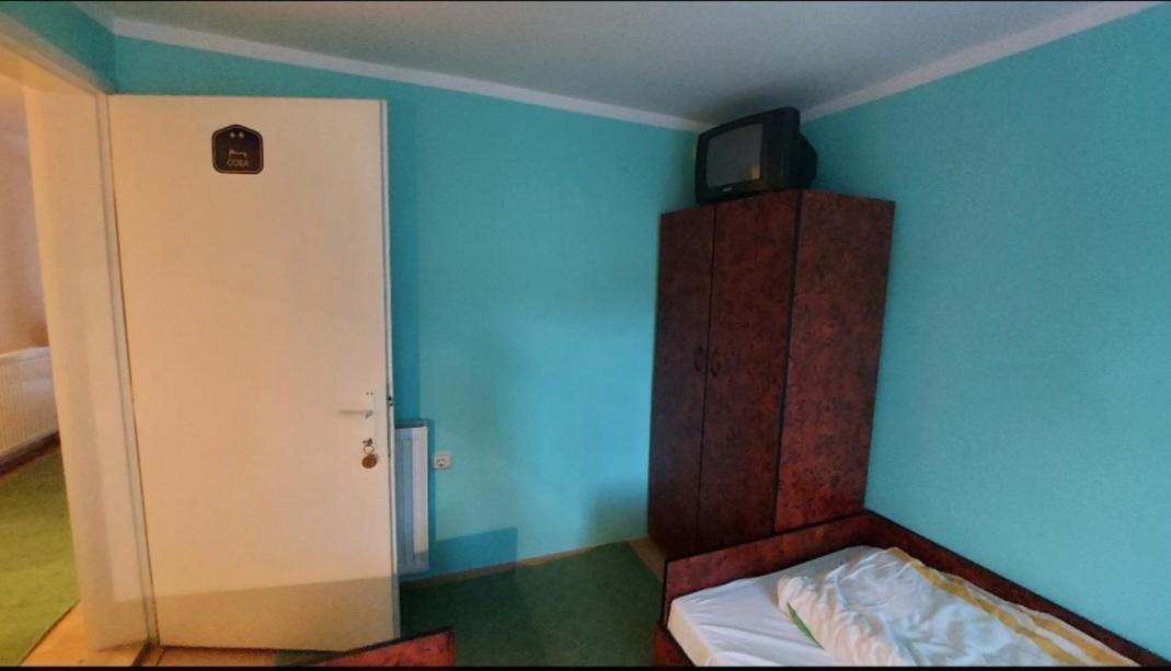 Domacinstvo Jolovic Hotel Kraljevo Ngoại thất bức ảnh