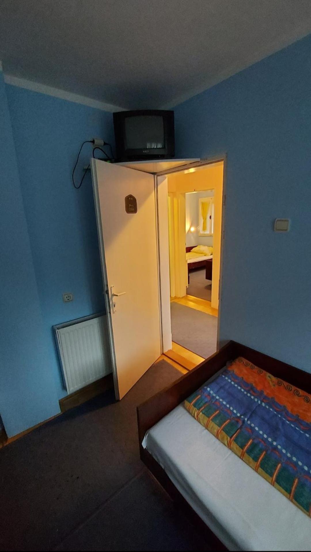 Domacinstvo Jolovic Hotel Kraljevo Ngoại thất bức ảnh