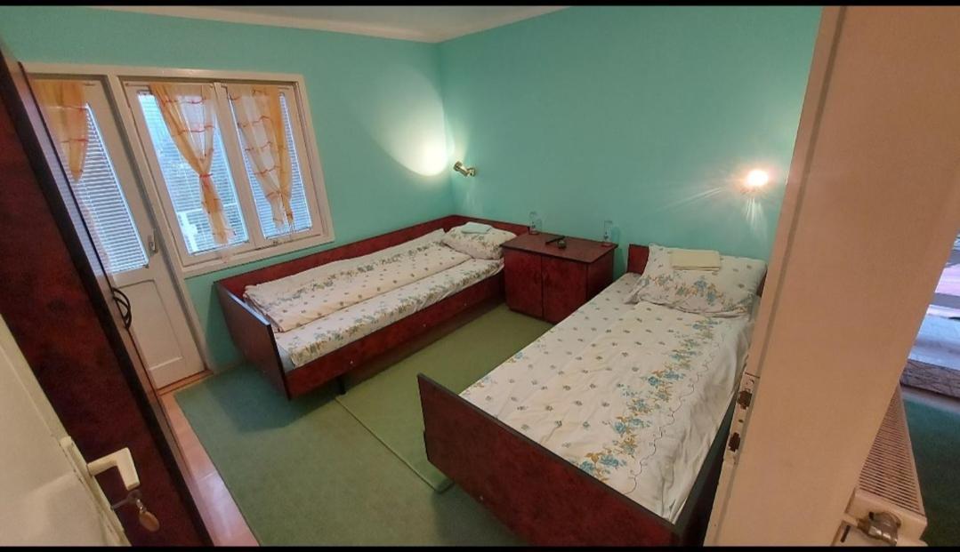 Domacinstvo Jolovic Hotel Kraljevo Ngoại thất bức ảnh